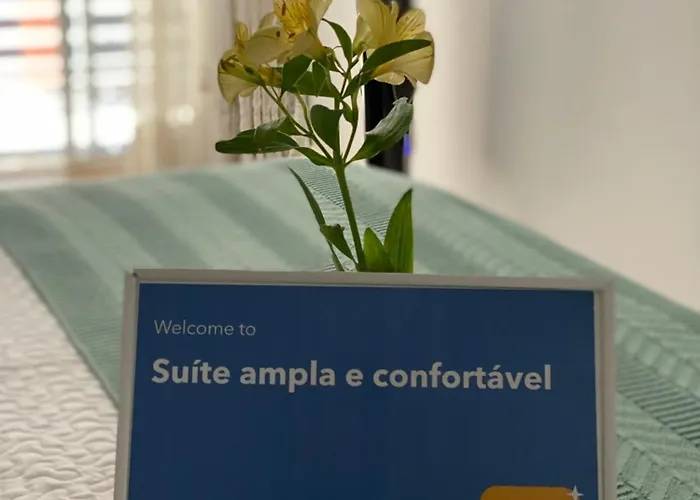Suite Ampla E Confortavel